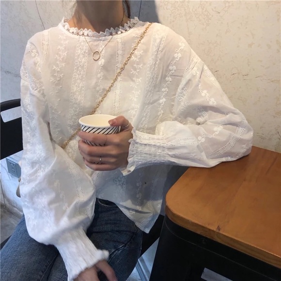 Embroidery floral blouse white lantern sleeve womens vintage style - Picture 4 of 8
